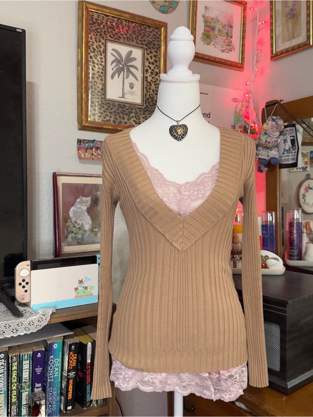 Y2K Ribbed V-Neck Sweater - Picture 3 of 11